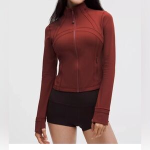 lululemon Define Nulu Cropped Rockwood SZ 10 Excellent Condition ❤️❤️